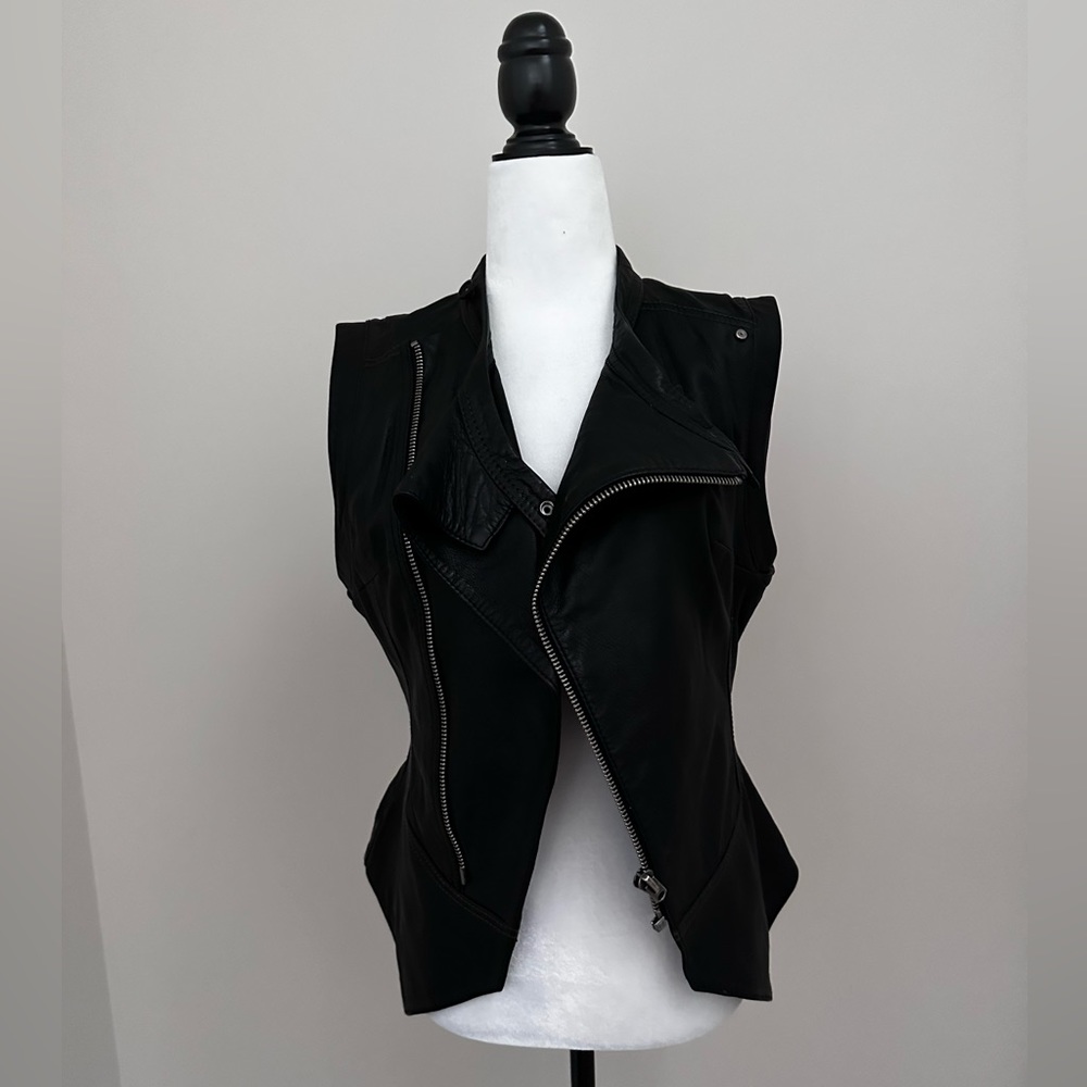 G star leather vest in size s